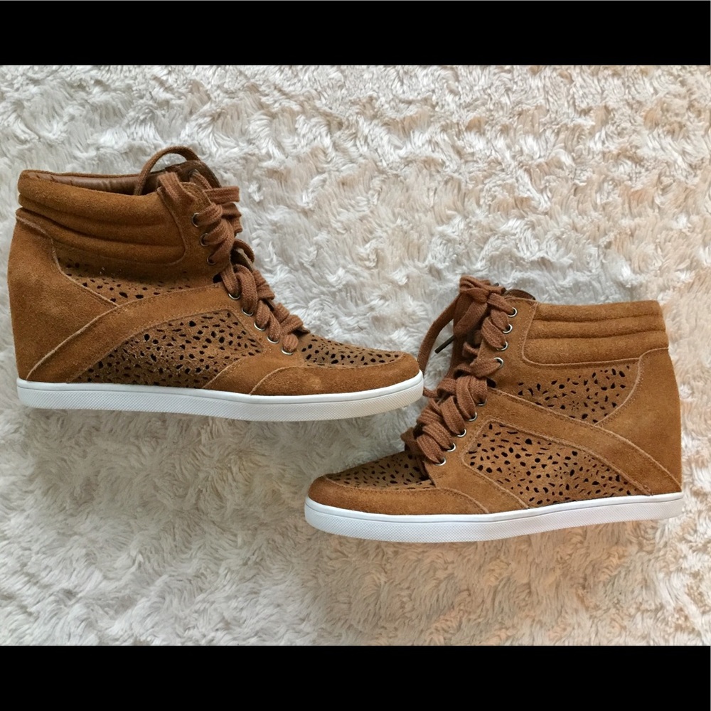 Deena & Ozzy High Tops Heel Sneaker Women’s Size 7